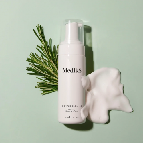 Medik8 Gentle Cleanse 150 ml Зволожуюча пінка для вмивання з розмарином